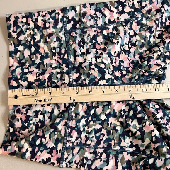 Athleta Salutation Stash Pocket 7/8 Leggings Multi-colored Womens XS - Picture 9 of 11